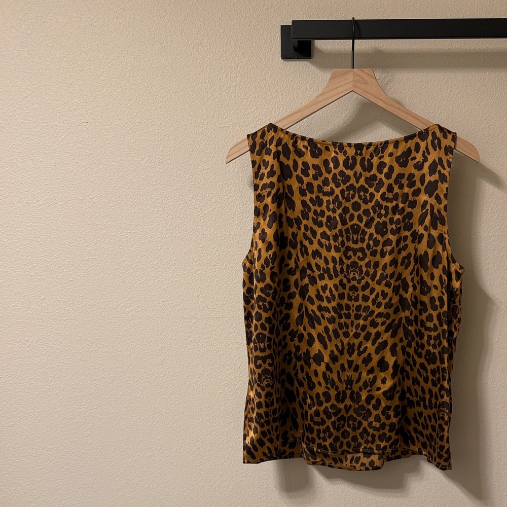 St. John Leopard Print Silk Blend Sleeveless Top Size Large - Picture 3 of 9